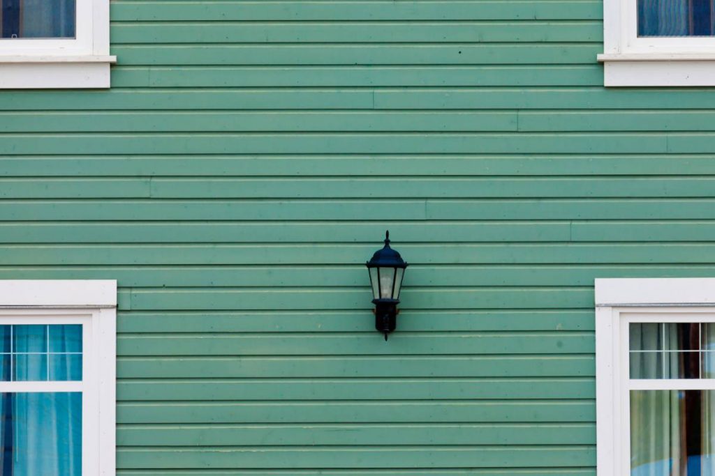 Benjamin Moore Aura® Exterior Paint on a home in Spotswood Teal CW-545 near Columbia and Spring Hill, Tennessee (TN)